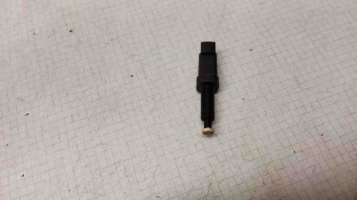 фото №9, Датчик педаль сцепления audi a4 8d2, b5 811907343b 1.9l дизель 1998