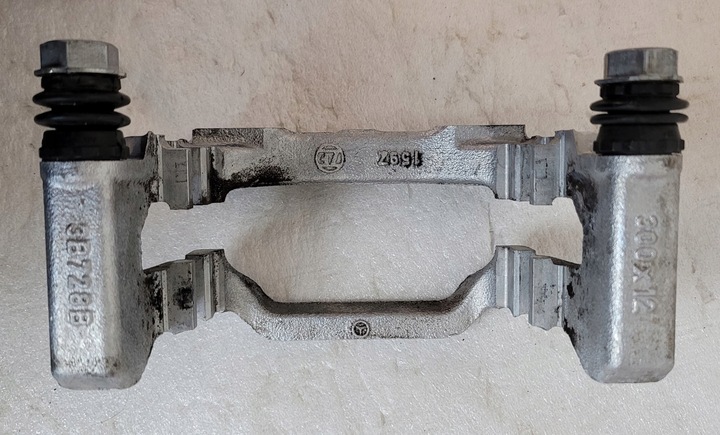 фото №16, Поворотный кулак левая перед mercedes c-klasa w206 v 2021