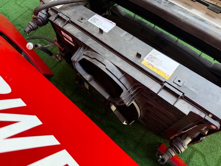 фото №9, Капот бампер крила pas переднє радіатор лампи адаптивний led bmw i3