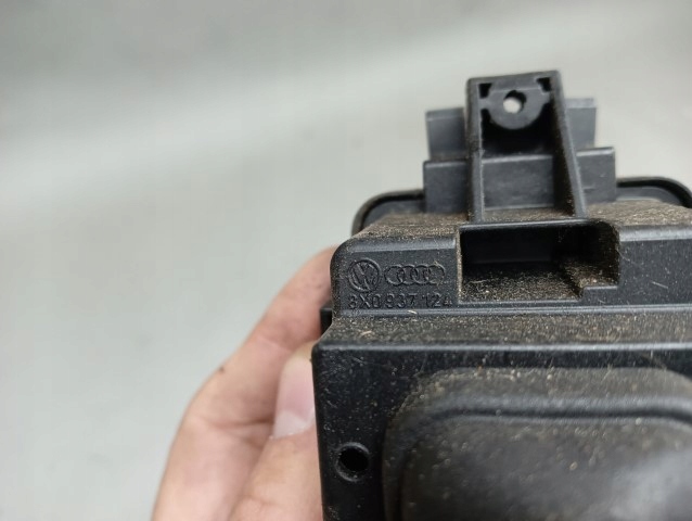 фото №10, Корпус запобіжників audi a1 8x0937124