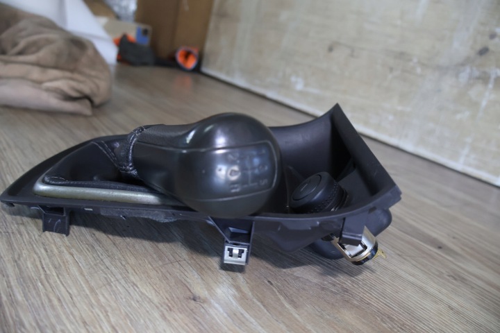 фото №8, Chevrolet captiva 06-10 2.4 b ручка + чехол рамка коробка передач 5 передача