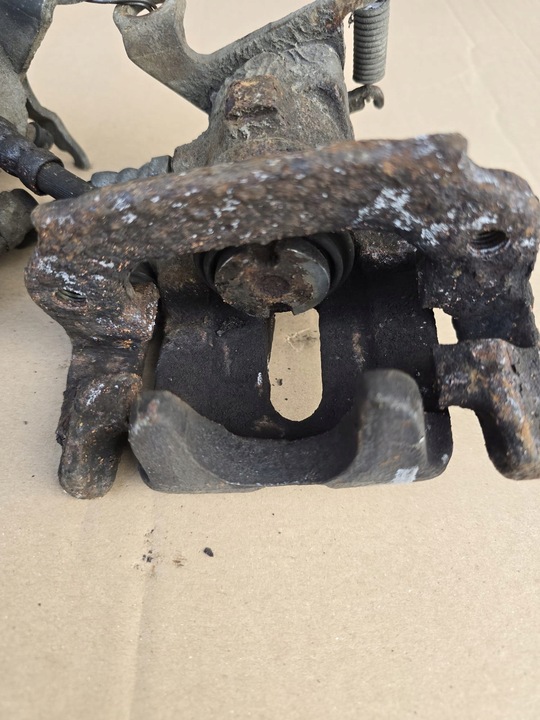 фото №8, Супорт задній p+l комплект ford focus mk 1 універсал