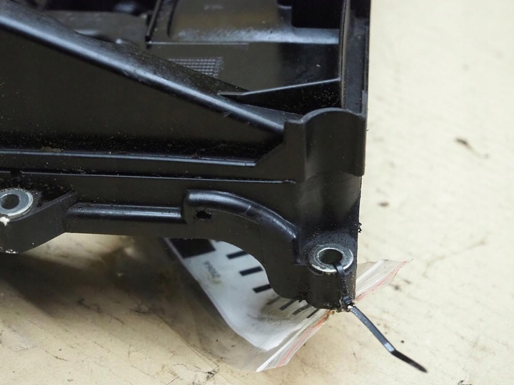 фото №14, Кришка клапанів mercedes 1.8k a2710100530 w203