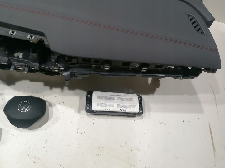 фото №5, Vw id4 панель консоль подушка безопасности подушки ремни