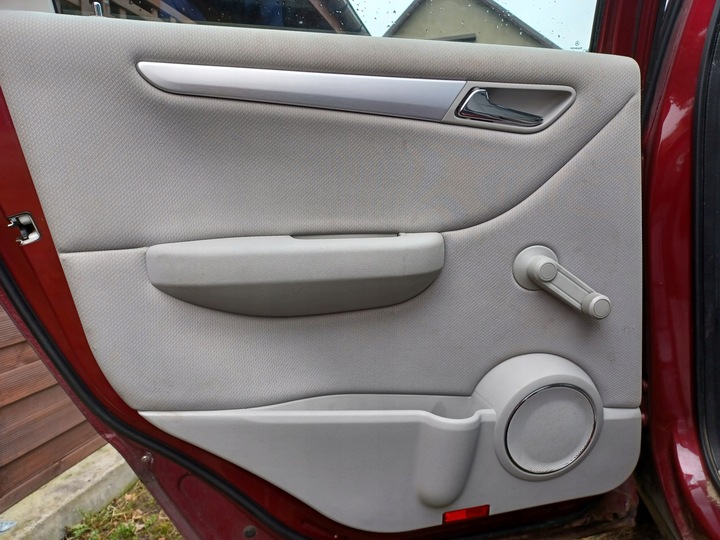 фото №1, Mercedes w245 левый зад боковина обивка дверь eu