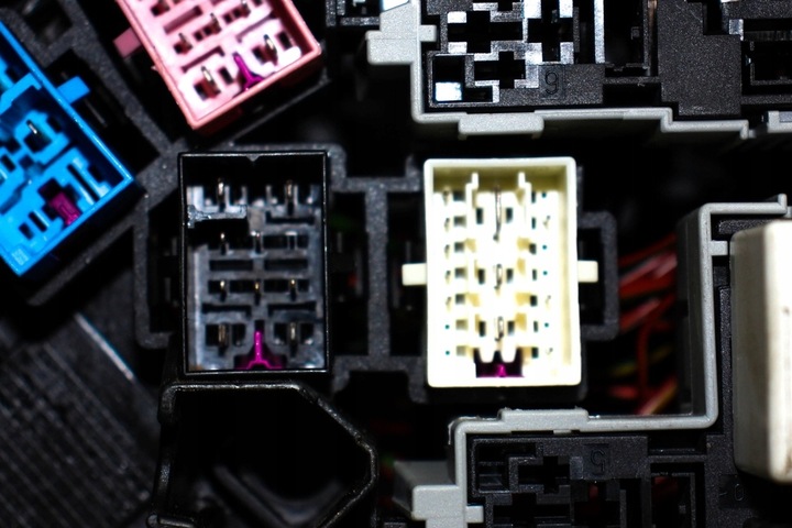 фото №14, Коробка запобіжників porsche cayenne 92a 7p5971072r 3.0l гібрид 245kw