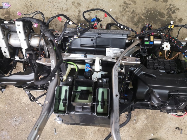 фото №13, Vw golf viii установка панелі 5wb816001b