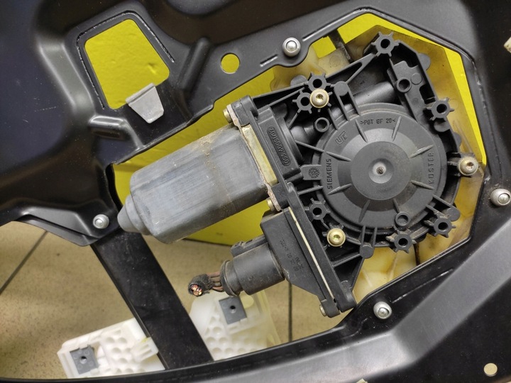 фото №6, Audi a3 8l подъемник стекла левый зад