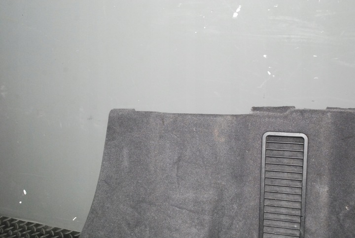 фото №8, Оббивка боковина багажника p audi a8 d3 4e0863880f