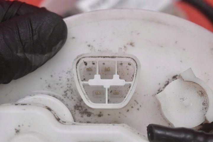 фото №8, Помпа насос топлива 77020-02740 toyota auris 2 ii 1.2 t 116 km 15-18