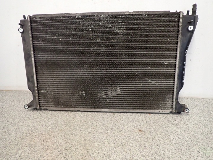 фото №1, Toyota avensis t25 06- радиаторов воды 2.0 d4d