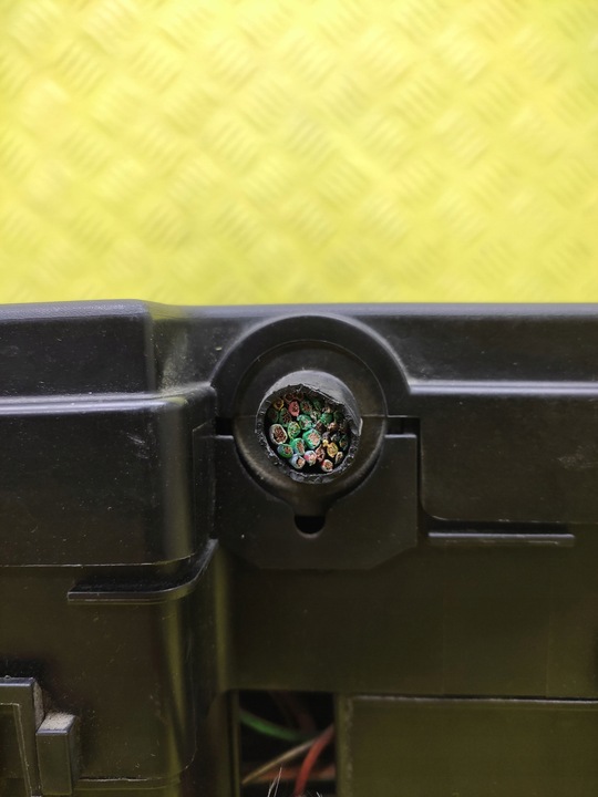 фото №7, Volvo v50 2.5 коробка запобіжників 518818000