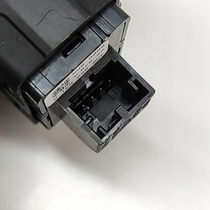 фото №6, Audi q5 sq5 2022 кнопка відкривання кришки багажника