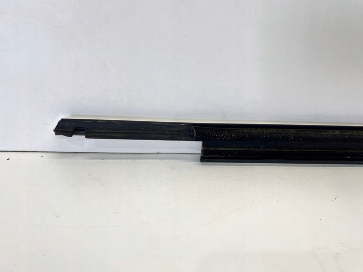 фото №6, Планка хром двері лівий зад audi q3 8u 8u0853763