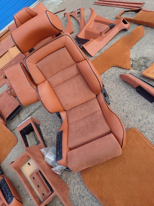 фото №16, Mercedes sec c126 комплектные салон сиденья recaro диван консоль алькантара