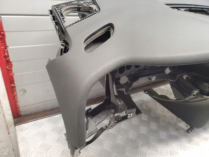 фото №11, Audi a4 s4 b8 8k 8k1857041a з спереду панелі розподільчі, консоль