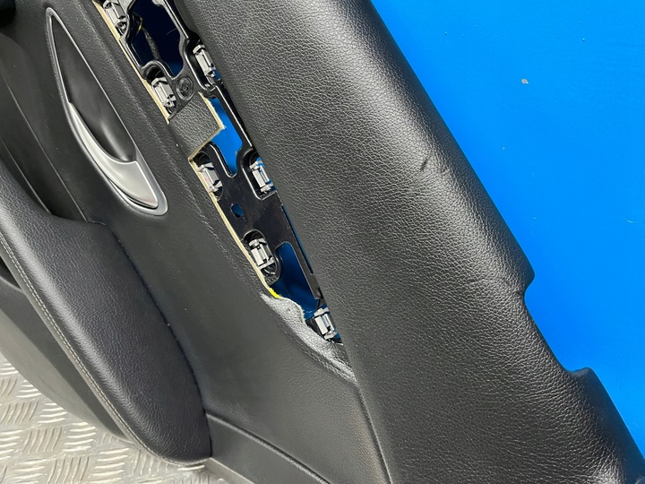 фото №11, Mercedes w205 боковина оббивка двері праві зад