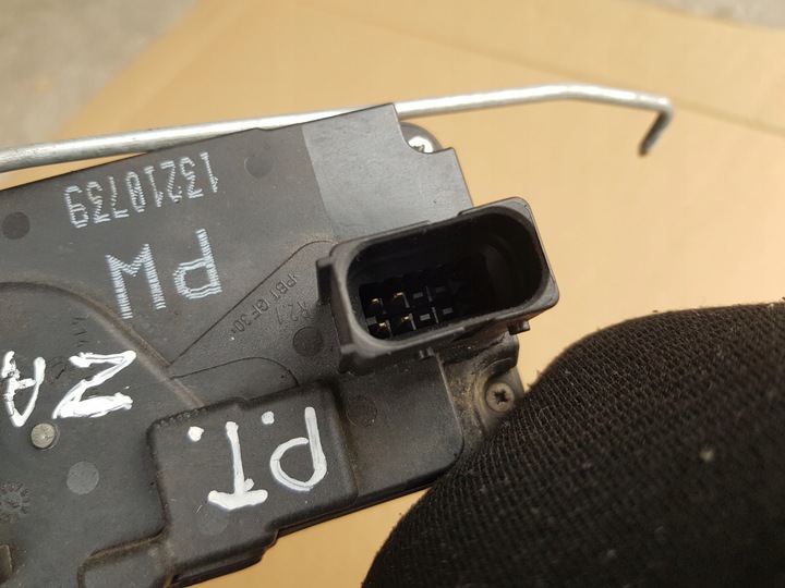 фото №9, Замок двері праві зад opel zafira b astra h 13210739 pw 4 pin справний