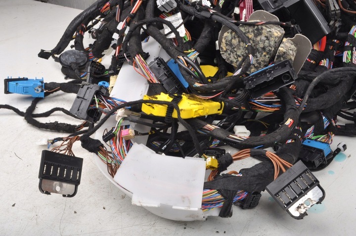 фото №7, Bmw f46 рестайлинг жгут установка интерьера 9270356