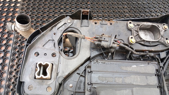 фото №7, Audi a6 c6 2.0 tdi pas переднее комплект автомат