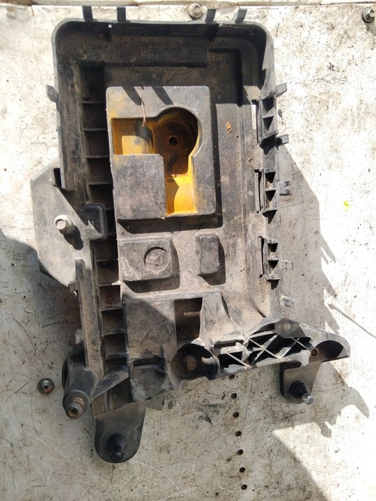 фото №1, Volkswagen touran i 2005 основа / корпус акумулятора