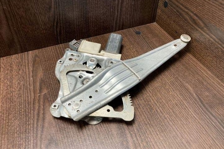 фото №10, Підйомник вікна правих передніх двері toyota avensis _t25_ 992045100