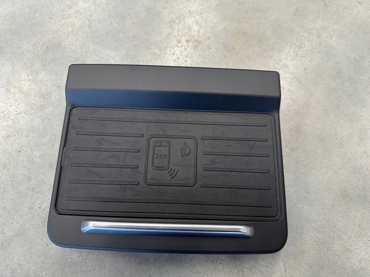 фото №1, Оригинальная зарядное устройство индукционная audi q5 80a идеальная 80a864075b