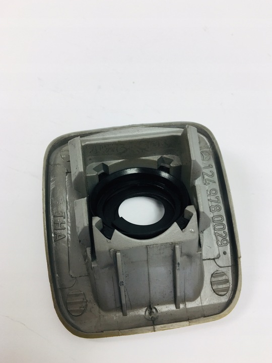 фото №8, Захист заглушка підголівник задньої сидіння mercedes w124 sedan купе 1249780029