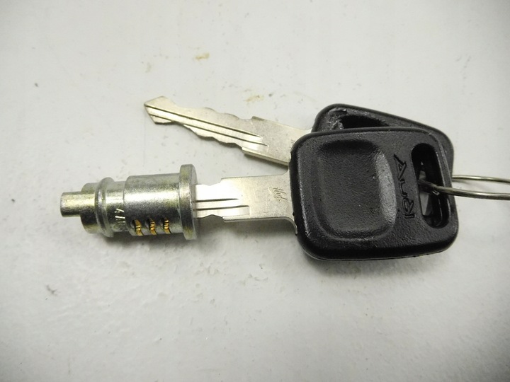 фото №5, Замок цилиндр бардачка audi 80 88-95 4a0857113b