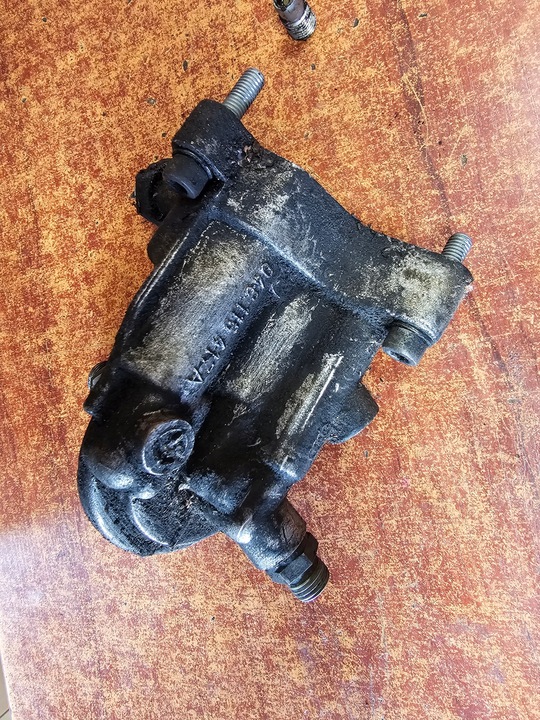 фото №1, Основание фильтра масла vw seat golf iii 1.9tdi 048115417a