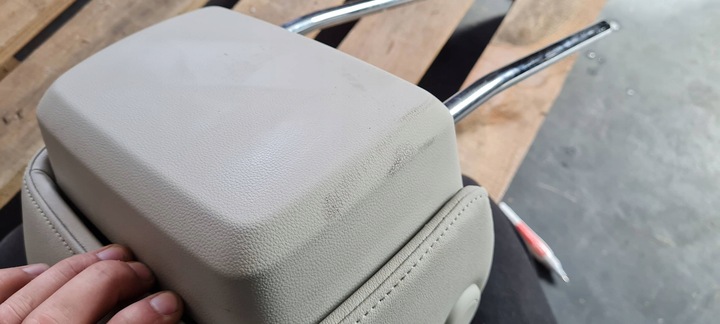 фото №13, Q3 83a підголівник сидіння лівий праві перед шкіра шкіряний