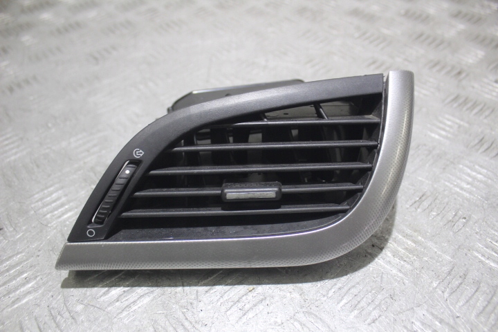 фото №1, Решітка повітропровід права peugeot 207