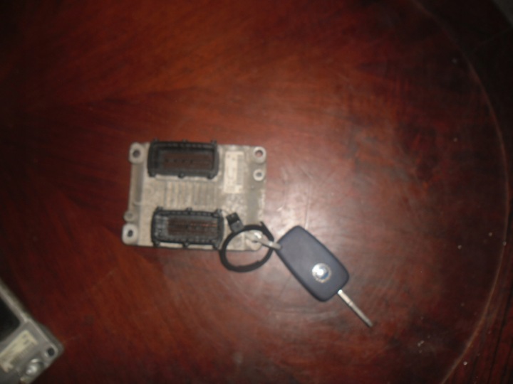 фото №1, Блок управления двигателя иммобилайзер ключ fiat 0261208206