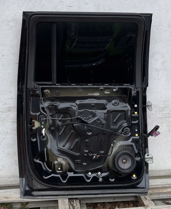 фото №12, P8 gmc yukon xl denali iv 2015 - ліві двері зад задні комплектні