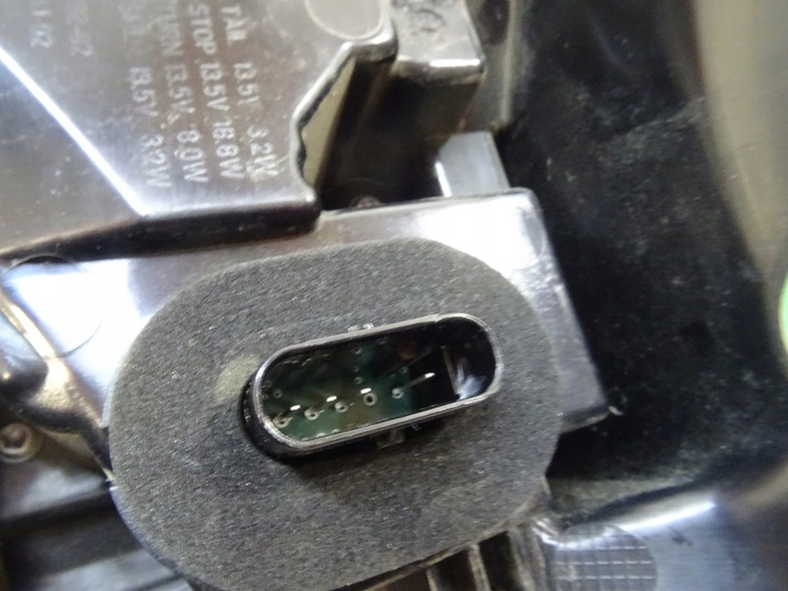 фото №8, Tesla модель 3 лампа правая зад задняя 1077400 llu