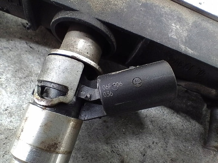 фото №9, Планка впрыскивающий vw passat b6 06d133317f 06d133340 06f906036 0261500014 2.0