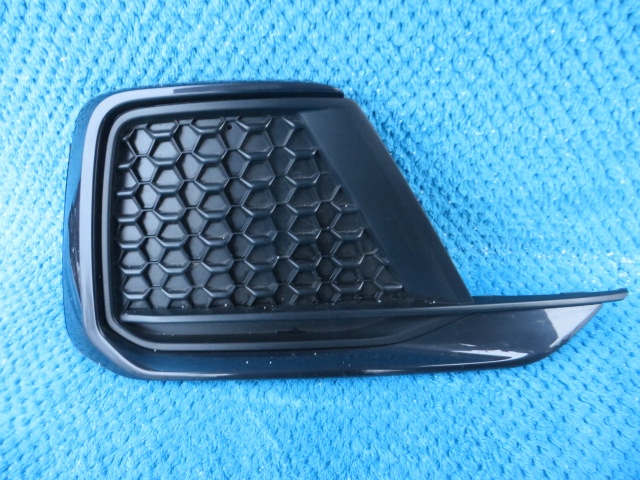 фото №1, Audi a1 ii 82a рамка решётка решётка правая