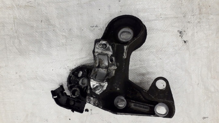 фото №9, Vw passat b5 кронштейн підтримка двигуна 8e0199352f