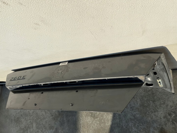 фото №10, Задня кришка кришка багажника mercedes w124 sedan 1985-1989 вузька планка