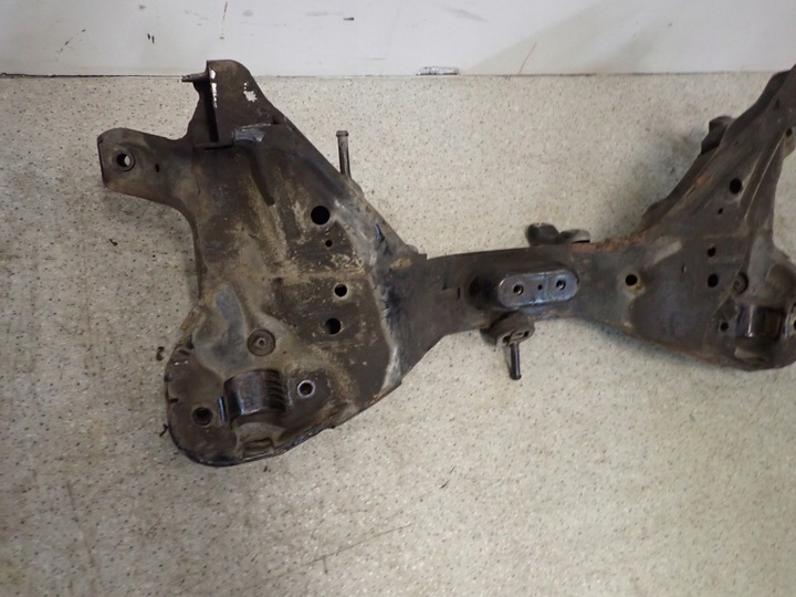 фото №5, Space star 99-05 балка подвешивание перед подрамник