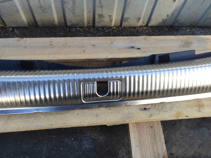 фото №11, Накладка ремня зад audi a4 b9 универсал 8w9864513