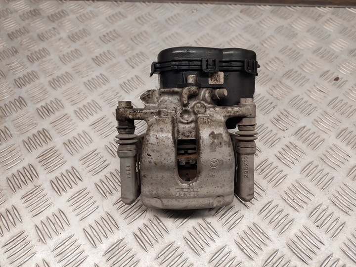 фото №6, Mercedes-benz gla w156 a2464230898re зад сторона правая зажимы