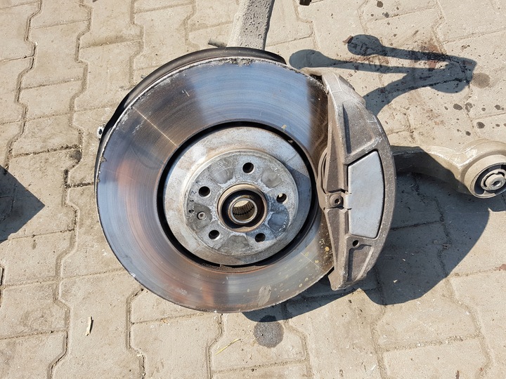 фото №2, Audi a8 d4 09-13r 4.2 tdi поворотный кулак левая перед