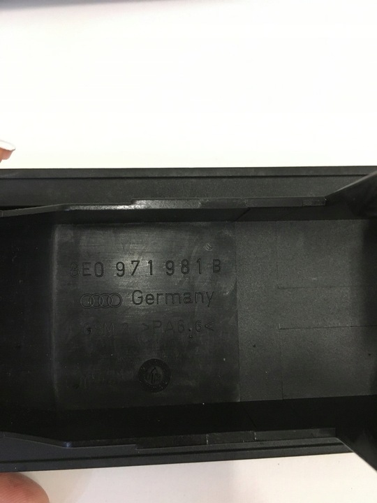 фото №14, Audi a4 b7 04/08 захист кабелі сидіння 8e0971981b