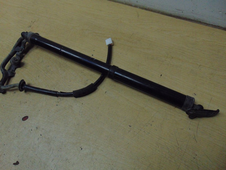 фото №10, Петля крышки амортизатор правый зад toyota rav4 2012- 68910-42015