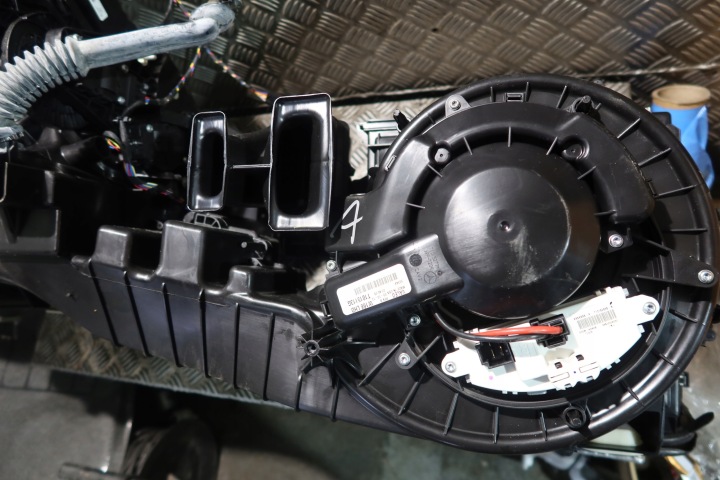 фото №6, Mercedes w166 ml отопитель a1668303260