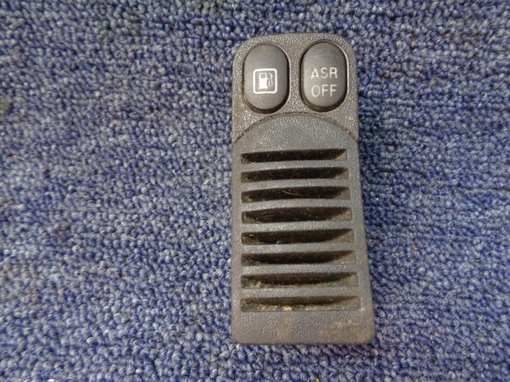фото №1, Панель перемикач asr кришки заливання 156040104 alfa romeo gt 2003-2010r.
