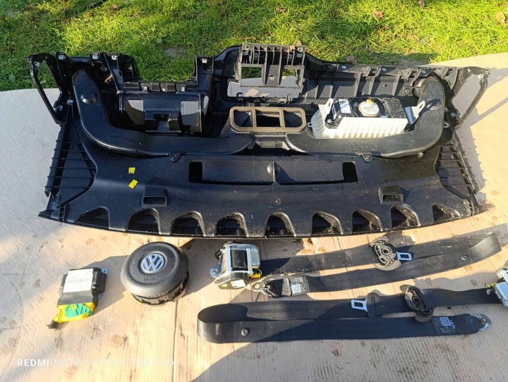 фото №10, Консоль торпедо vw up skoda citigo seat mii 1s0857509 ремни poszuszki