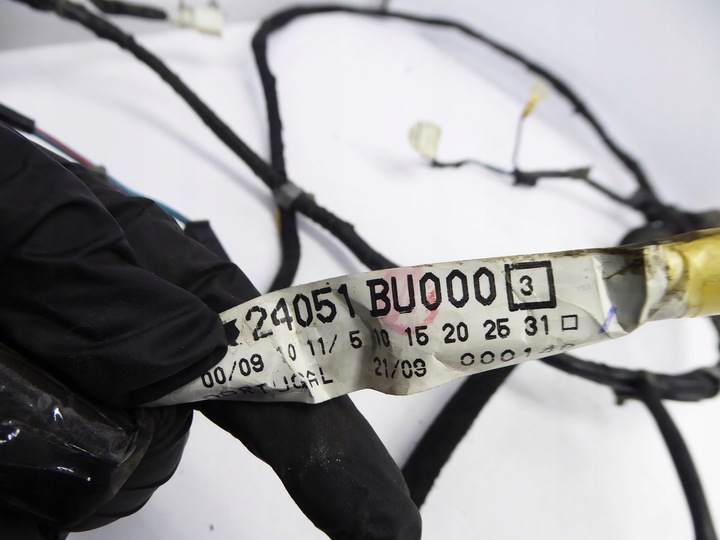 фото №8, Nissan almera tino 5d джгут установка кришки