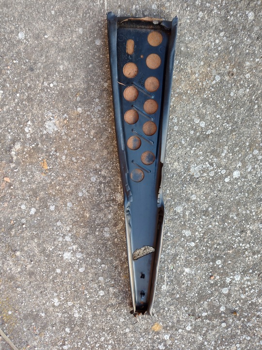 фото №4, Mercedes w123 обшивка стійка b праві чорні